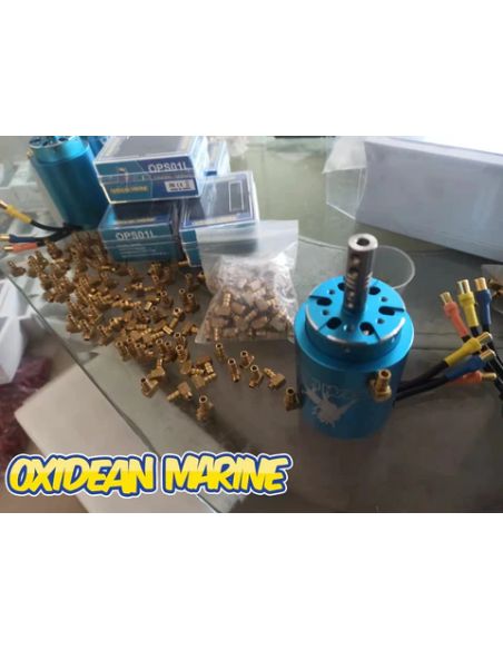 Bateau rc off-shore Oxidean Marine Oxidean Marine The Beast Twin Cat Coque et Quincaillerie RC Bateau - Fibre de Carbone