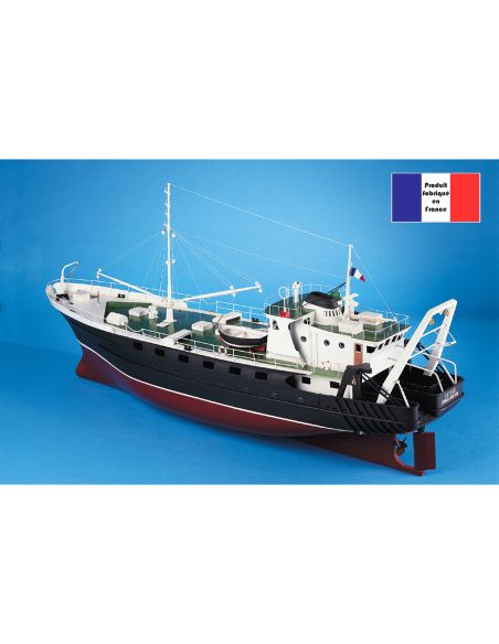 Le Lutece Chalutier congélateur de Concarneau à relevage par l'arrière