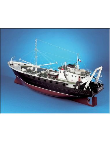 Le Lutece Chalutier congélateur de Concarneau à relevage par l'arrière