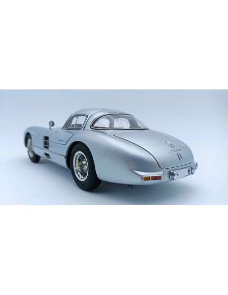 Voiture de collection CMC Mercedes-Benz 300 SLR Coupé, 1955, intérieur rouge