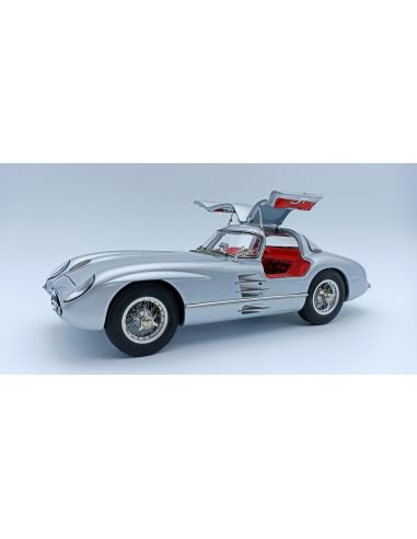 Voiture de collection CMC Mercedes-Benz 300 SLR Coupé, 1955, intérieur rouge