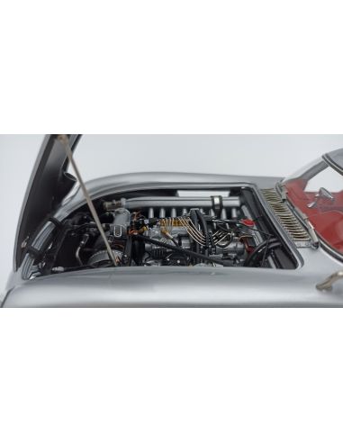 Voiture de collection CMC Mercedes-Benz 300 SLR Coupé, 1955, intérieur rouge