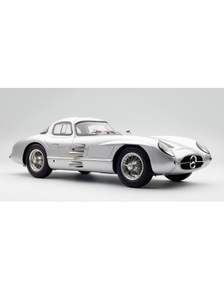 Voiture de collection CMC Mercedes-Benz 300 SLR Coupé, 1955, intérieur rouge