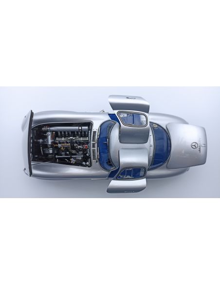 Voiture de collection CMC Mercedes-Benz 300 SLR Coupé, 1955, intérieur bleu