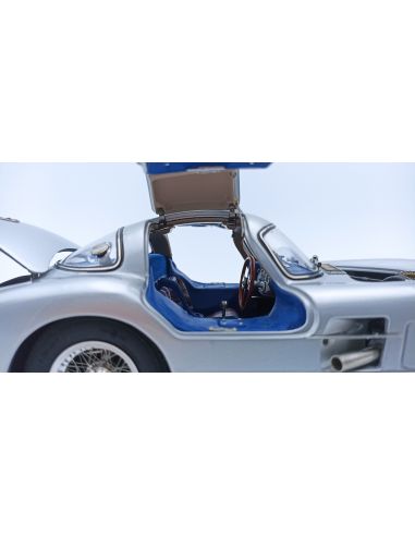 Voiture de collection CMC Mercedes-Benz 300 SLR Coupé, 1955, intérieur bleu