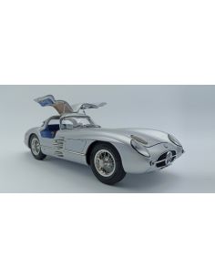 Voiture de collection CMC Mercedes-Benz 300 SLR Coupé, Grand Prix de Suède 1955, 15 Edition limitée à 1 000 pièces