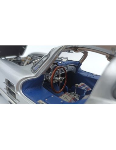 Voiture de collection CMC Mercedes-Benz 300 SLR Coupé, Grand Prix de Suède 1955, 15 Edition limitée à 1 000 pièces