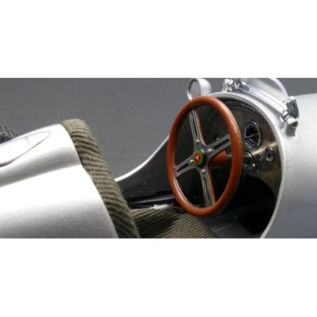 BUNDLE CMC Bundle Mercedes-Benz Silver Arrow W125, including showcase
