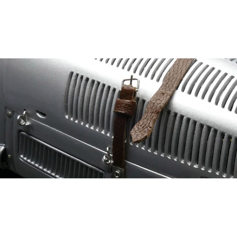 BUNDLE CMC Bundle Mercedes-Benz Silver Arrow W125, including showcase