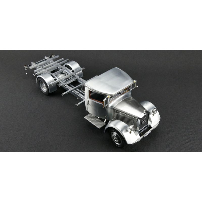 CMC Mercedes-Benz Lo 2750 Truck with tarpaulin, 1933-1936