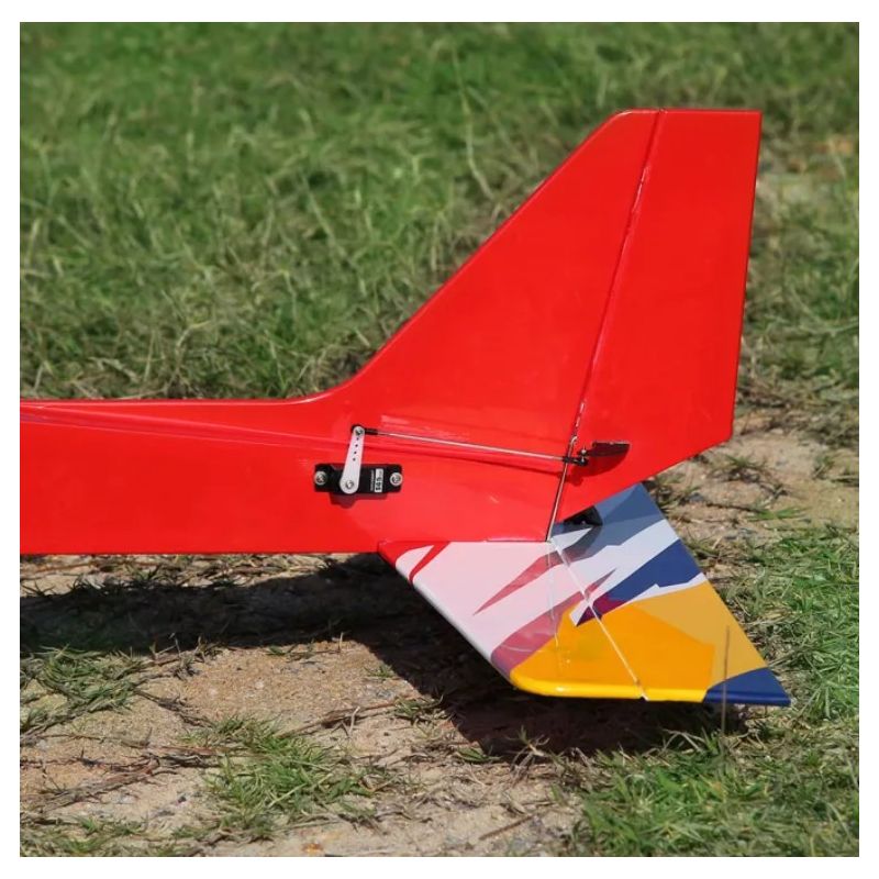 Avion OMPHOBBY Challenger Rouge env 1,25m PNP