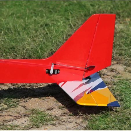 Avion OMPHOBBY Challenger Rouge env 1,25m PNP