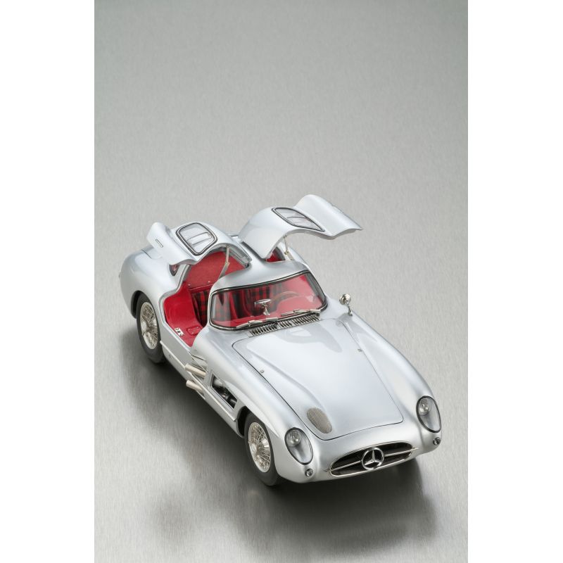 Voiture de collection CMC Mercedes-Benz 300 SLR Coupé, 1955, intérieur rouge