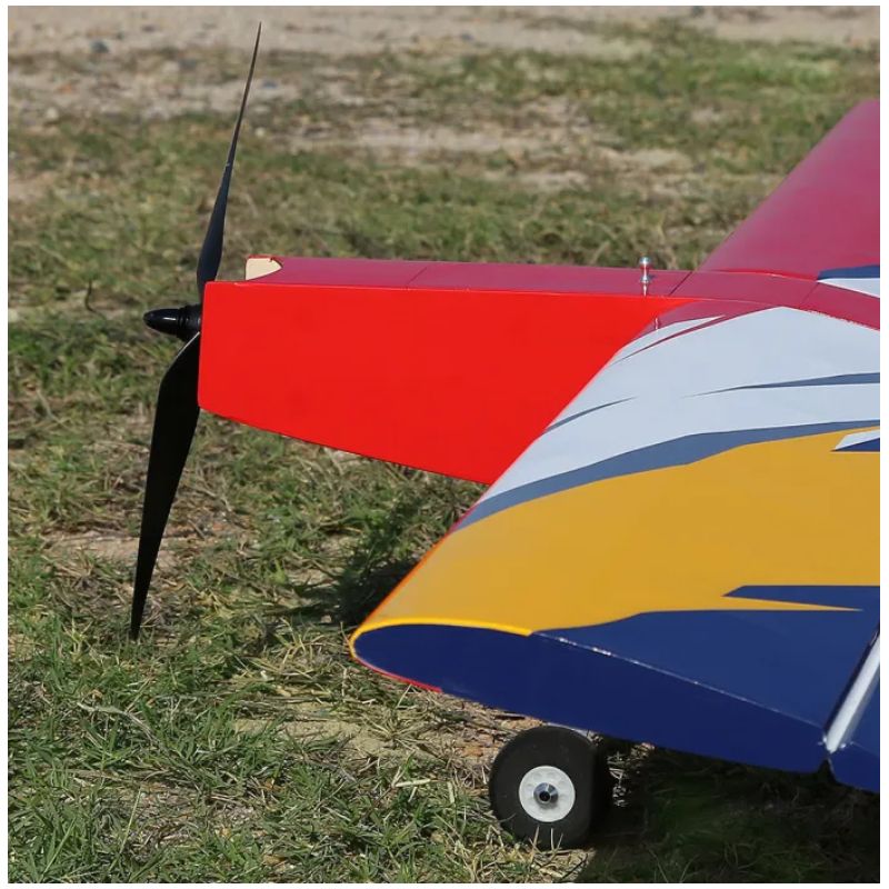 Avion OMPHOBBY Challenger Rouge env 1,25m PNP