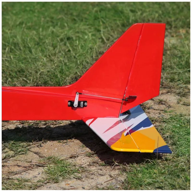 Avion OMPHOBBY Challenger Rouge env 1,25m PNP