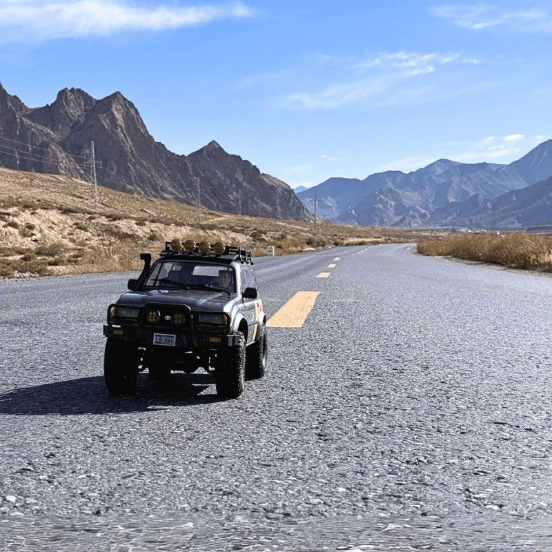 Voiture 1/10 Toyota Land cruiser 80 FCX10 scaler ARTR kit (RS version) - Grey