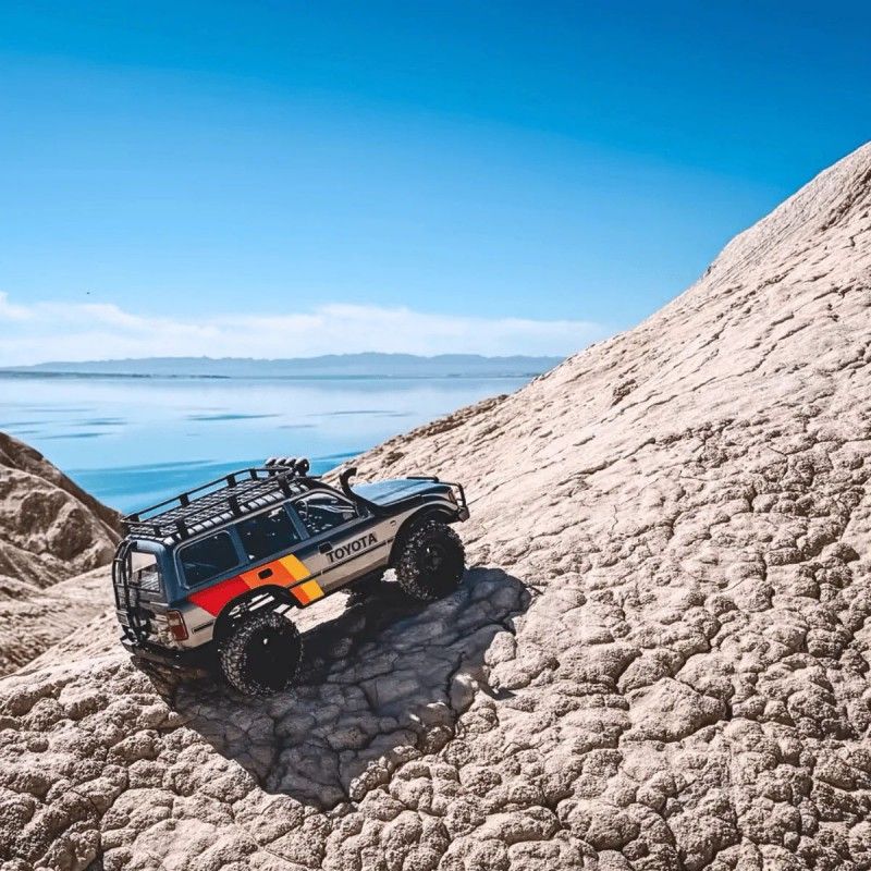 Voiture 1/10 Toyota Land cruiser 80 FCX10 scaler ARTR kit (RS version) - Grey