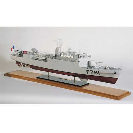 Bateau Aviso A69 type d’Estienne d’Orves, et son accastillage | Ventedemodelisme.fr