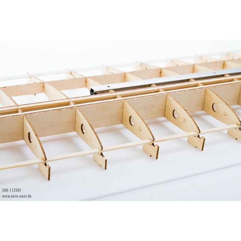 Planeur rc, radiocommandé, Kit de modèle réduit radiocommandé SHK-m.Surfaces nervurées