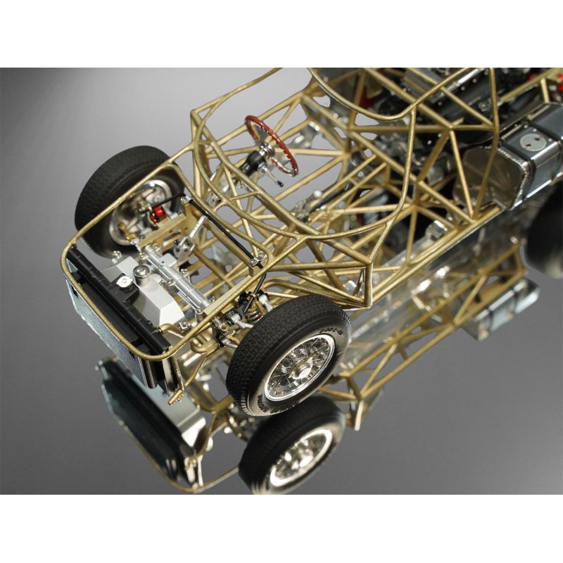 Maquette CMC Ferrari 250 LM, CHÂSSIS ROULANT ET CARROSSERIE EN VITRINE Édition limitée à 1000 exemplaires.
